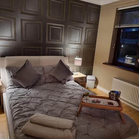 Private Room City Skyline And Mountain Views Close Too Belfast Centre And Airports Free Parking Exteriör bild