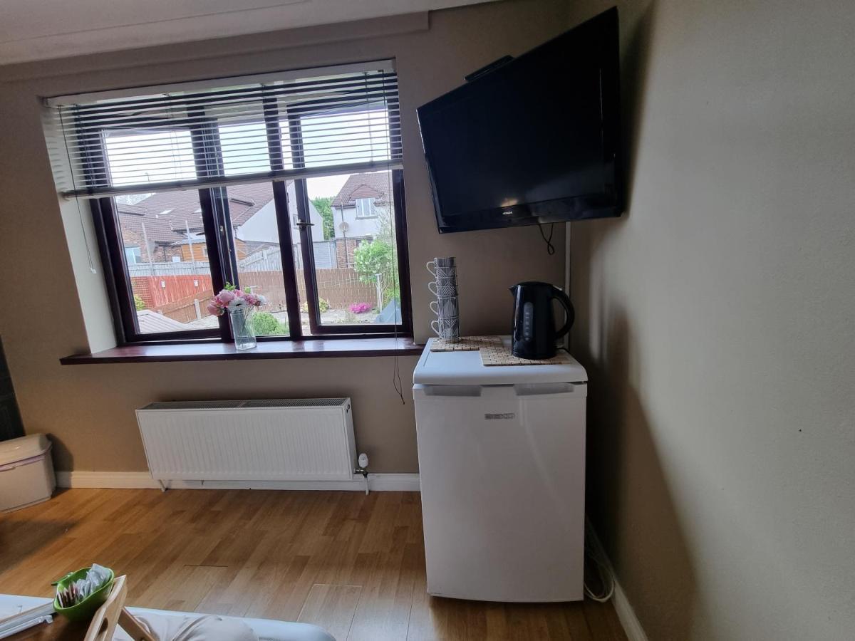 Private Room City Skyline And Mountain Views Close Too Belfast Centre And Airports Free Parking Exteriör bild