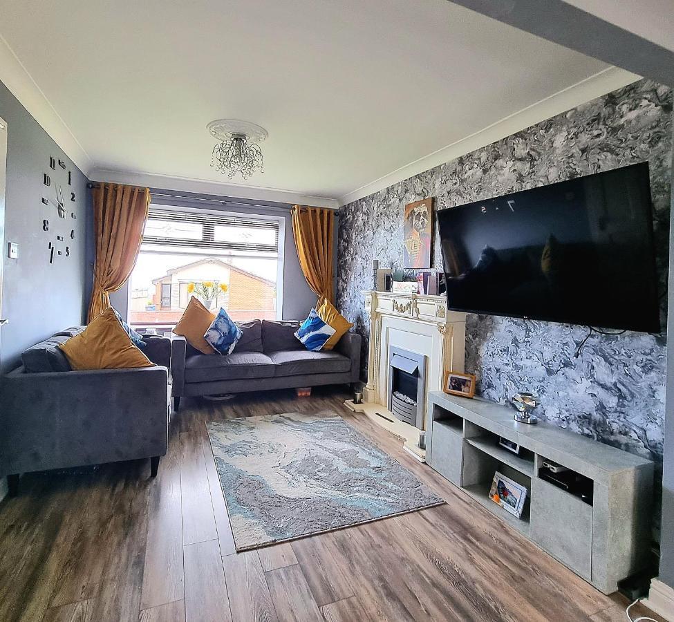 Private Room City Skyline And Mountain Views Close Too Belfast Centre And Airports Free Parking Exteriör bild
